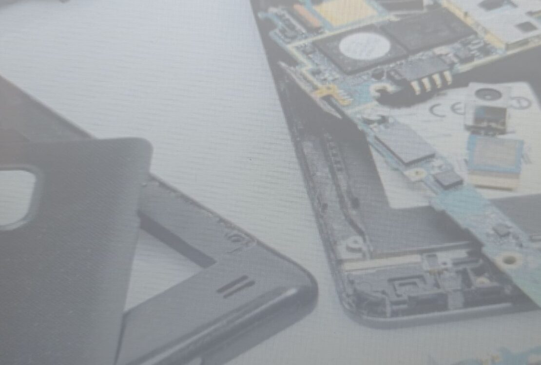 Berapa Biaya Servis HP Mati Total? Prosesnya Bisa Ditunggu atau Harus Ditinggal?